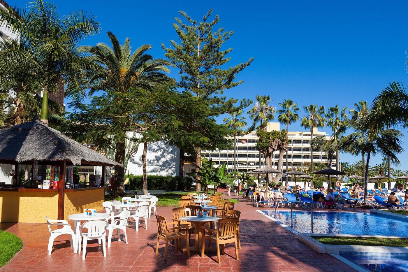 Blue-Sea-Puerto-Resort-Bar-8