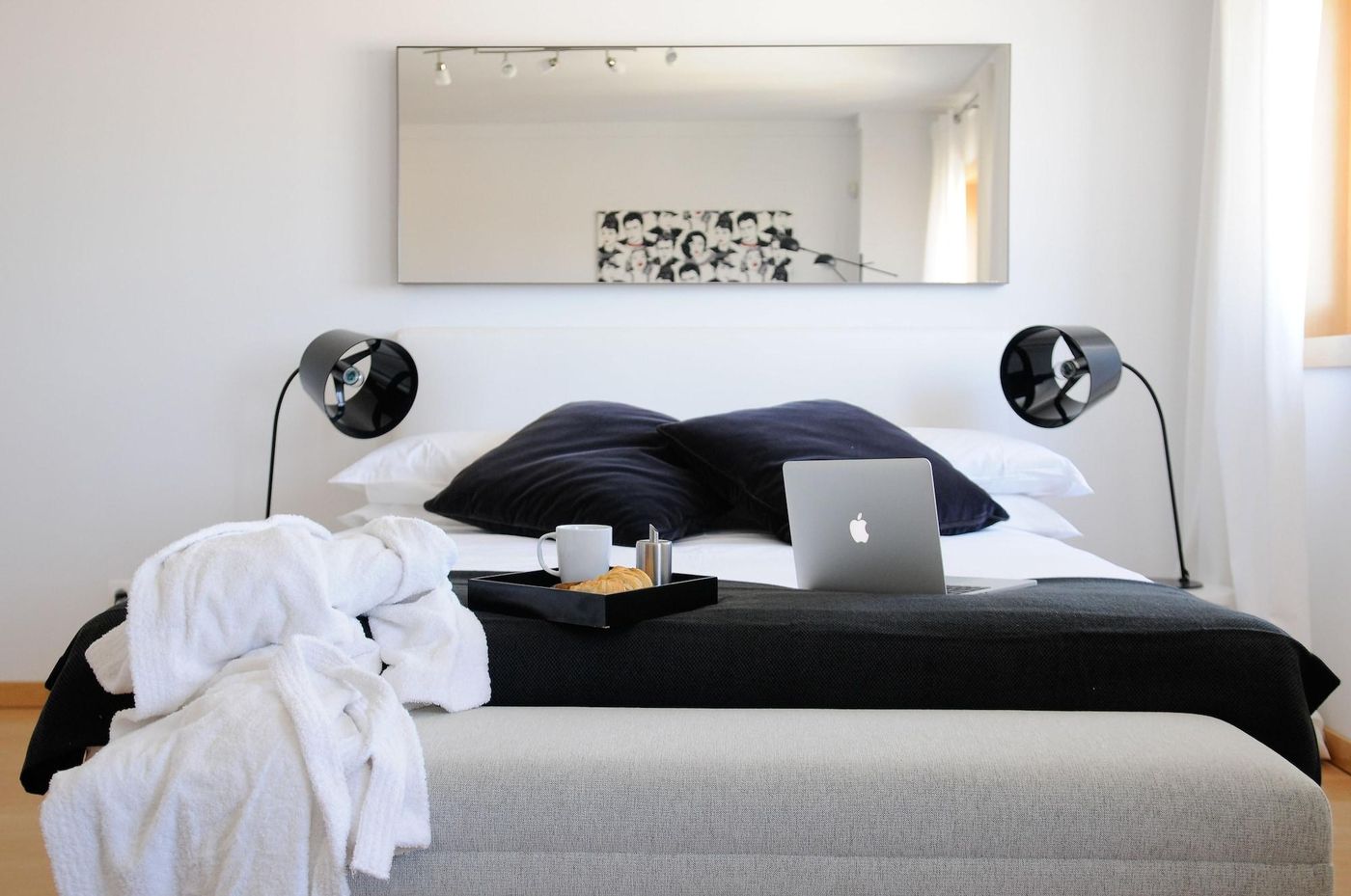 Panoramic-Living-Room-17