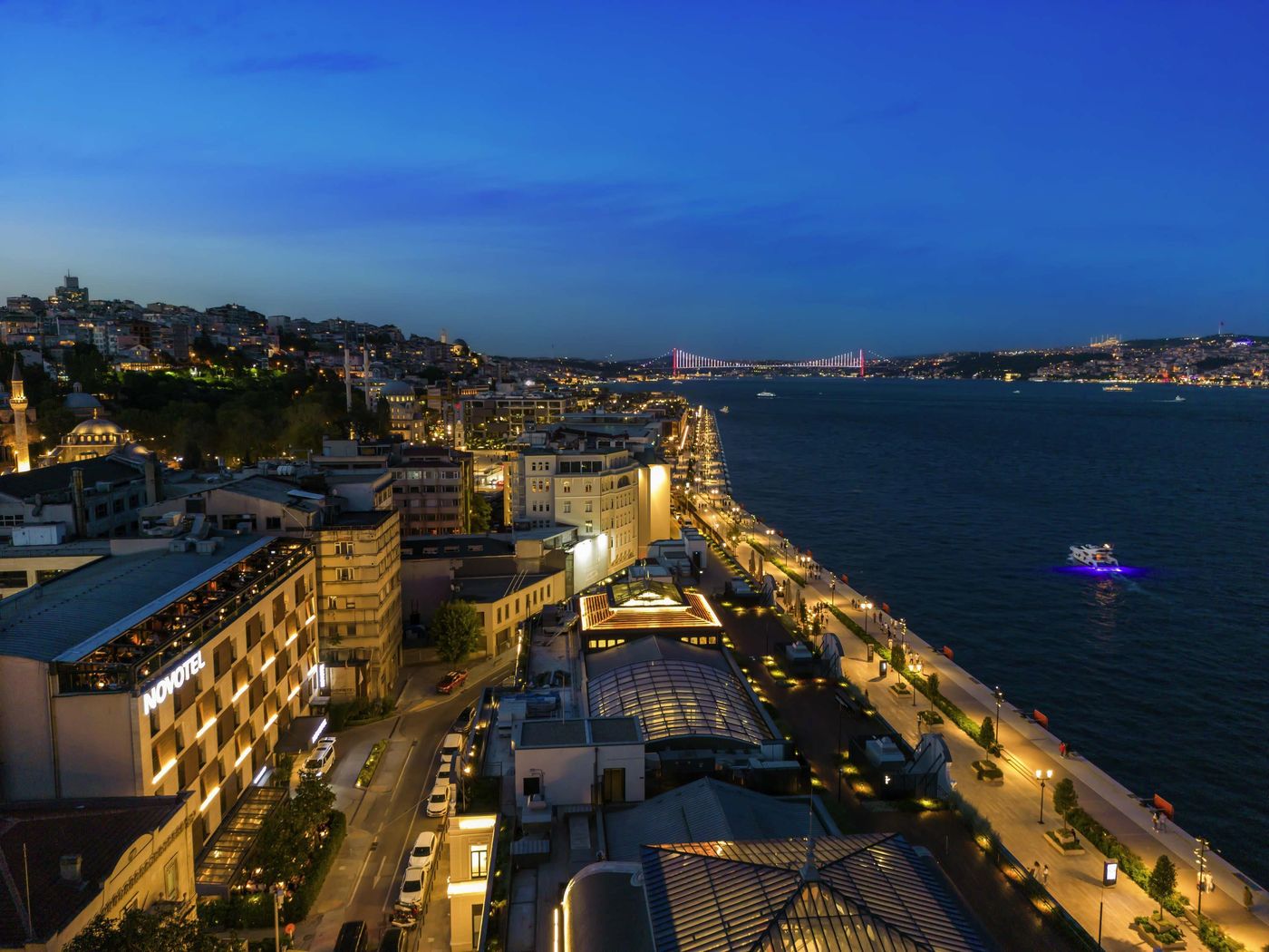 Novotel-Istanbul-Bosphorus-General-view-7