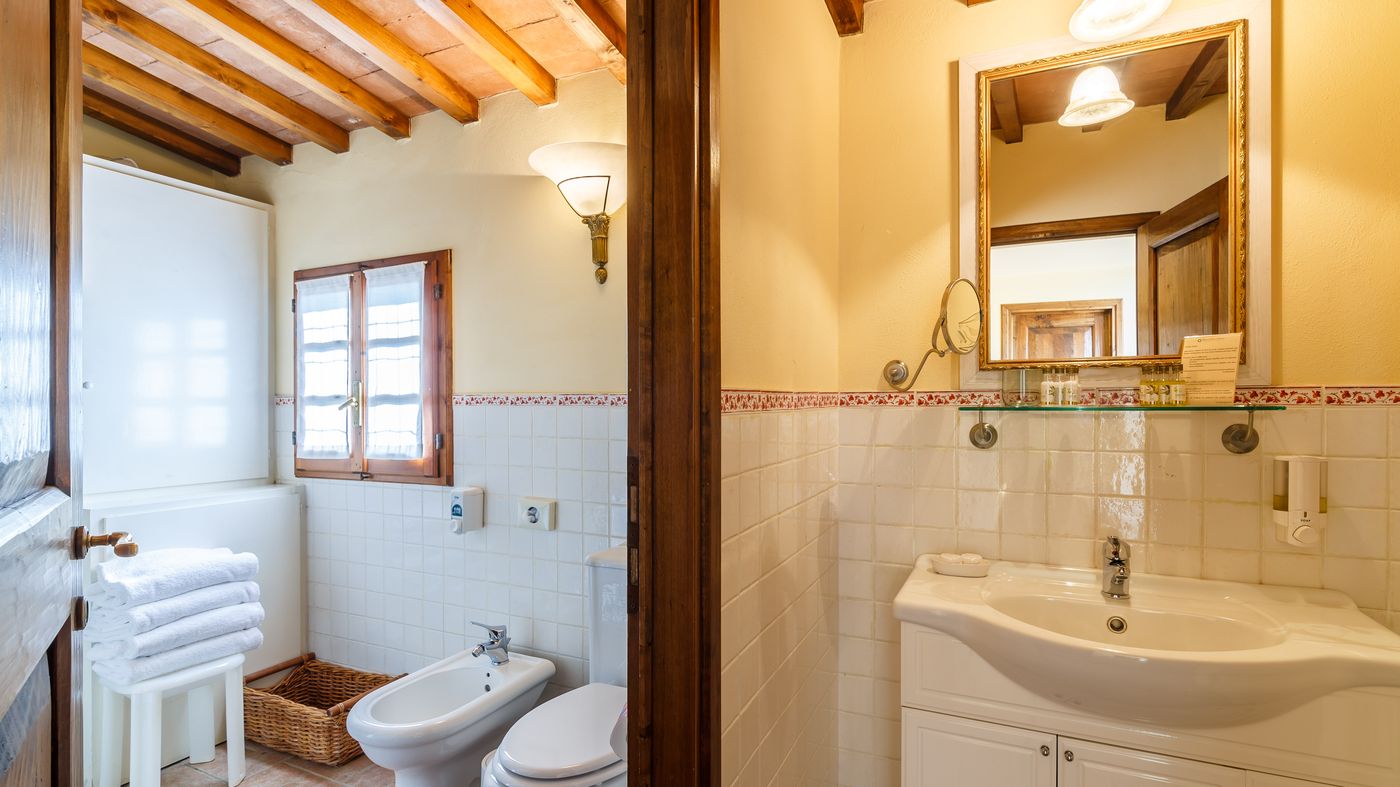 Relais-Villa-Olmo-Food-and-Wine-Resort-Room-29