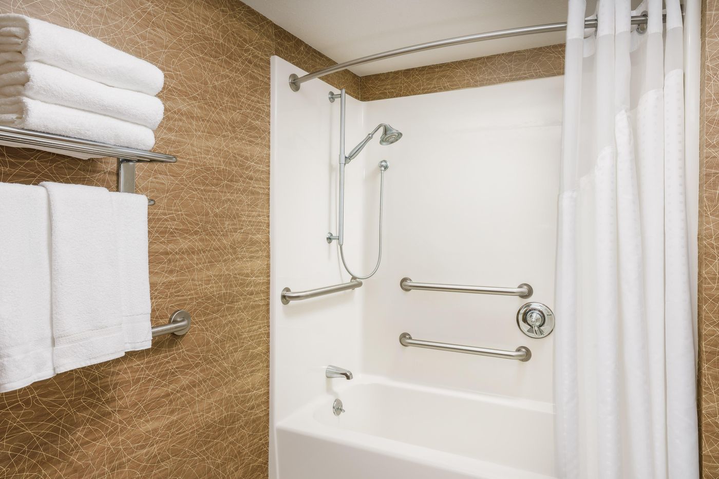 Holiday-Inn-Express-Boston-Brockton-Room-13