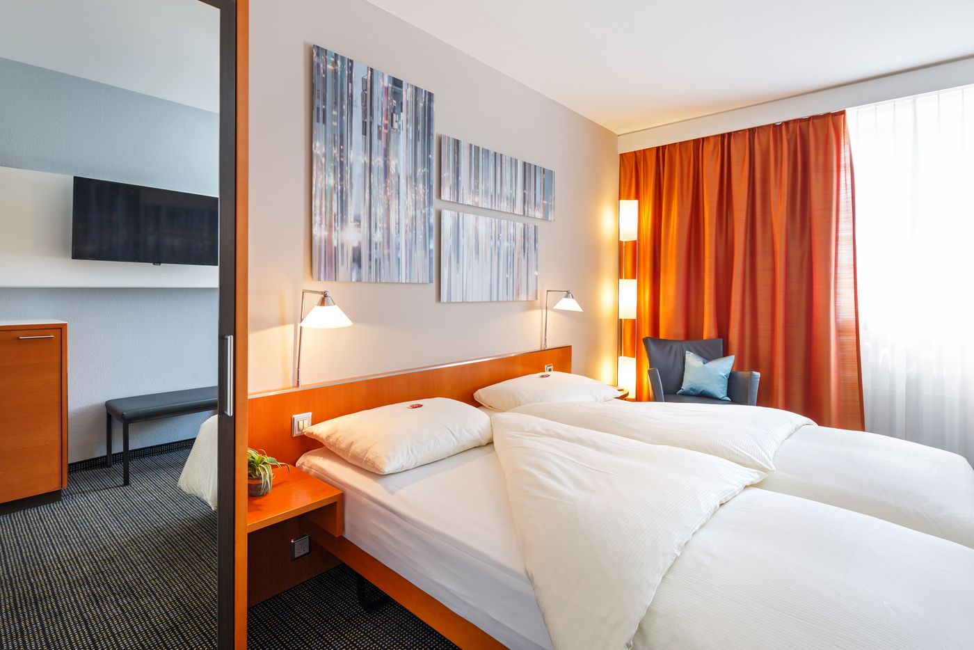 Metropol Hotel-Switzerland-BASEL-Room-6