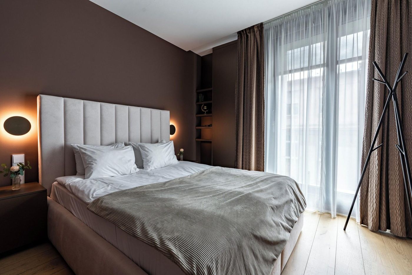 Hotel-Emerald---Suites-Room-61