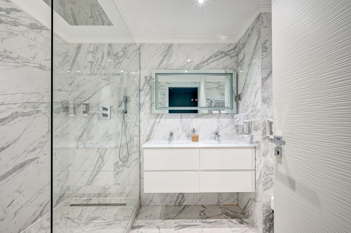 Juliana-Cannes-Room-36