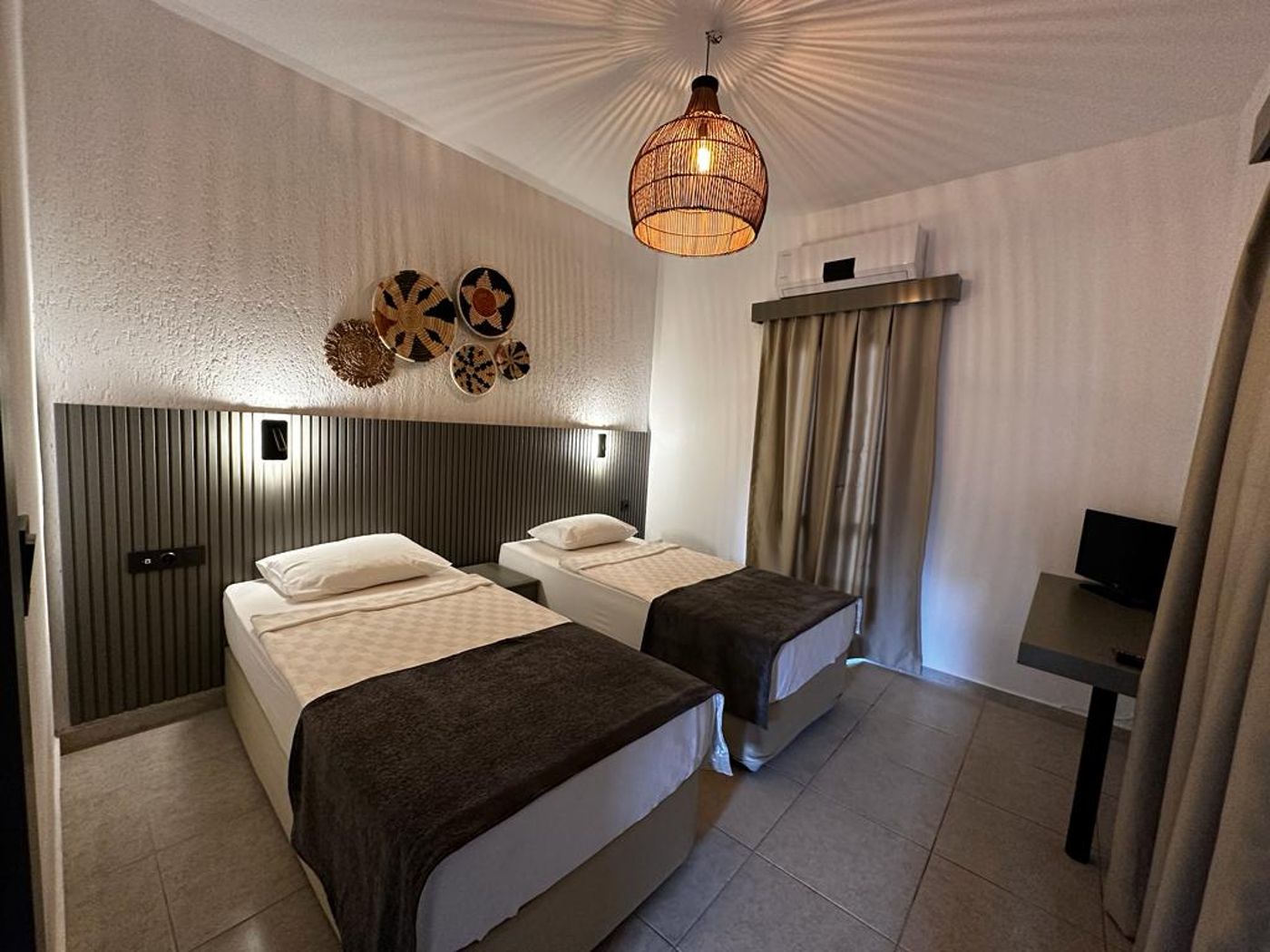 Paloma-Family-Club-Room-29