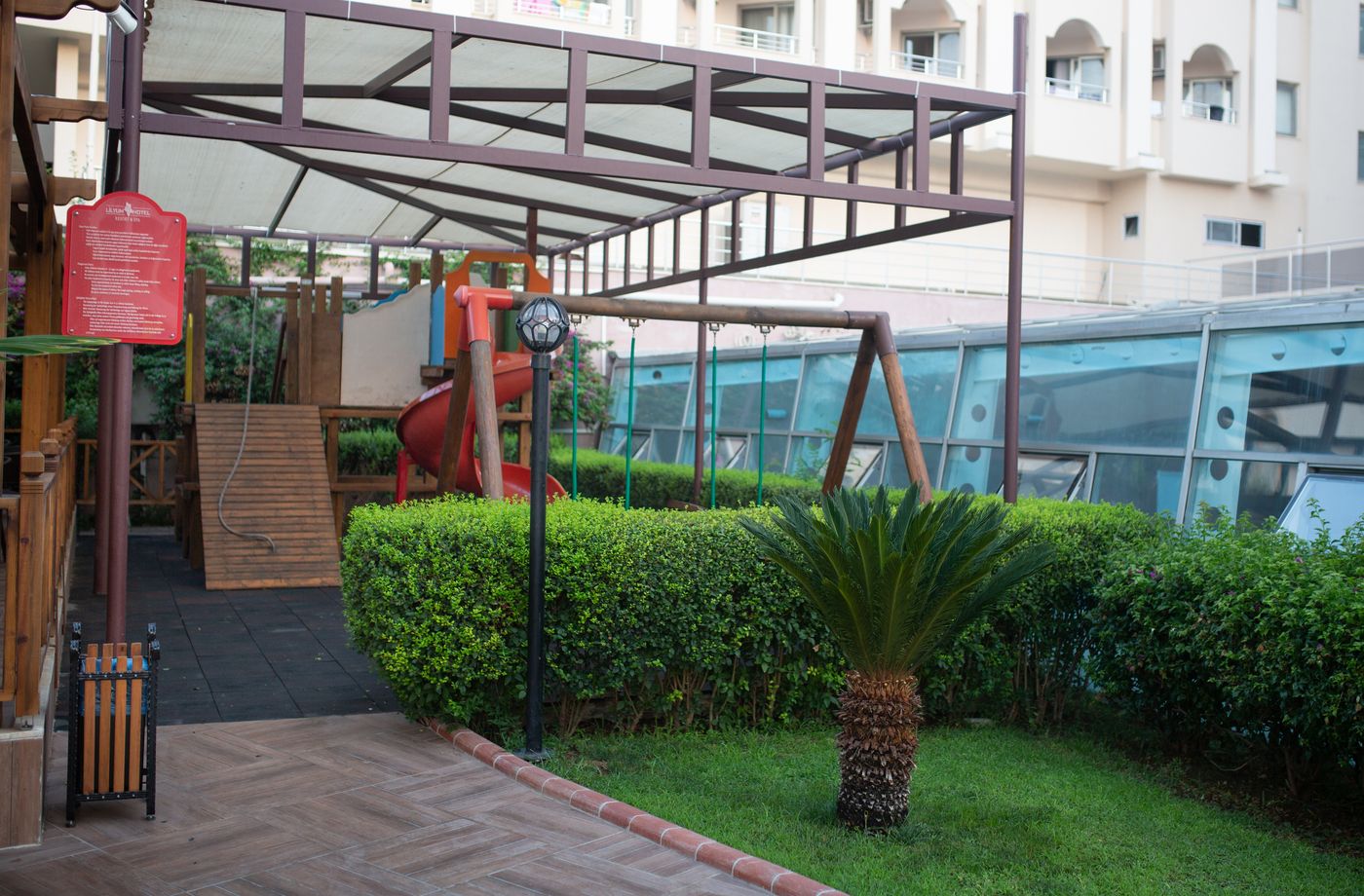 Side-Lilyum-Hotel---SPA-General-view-11