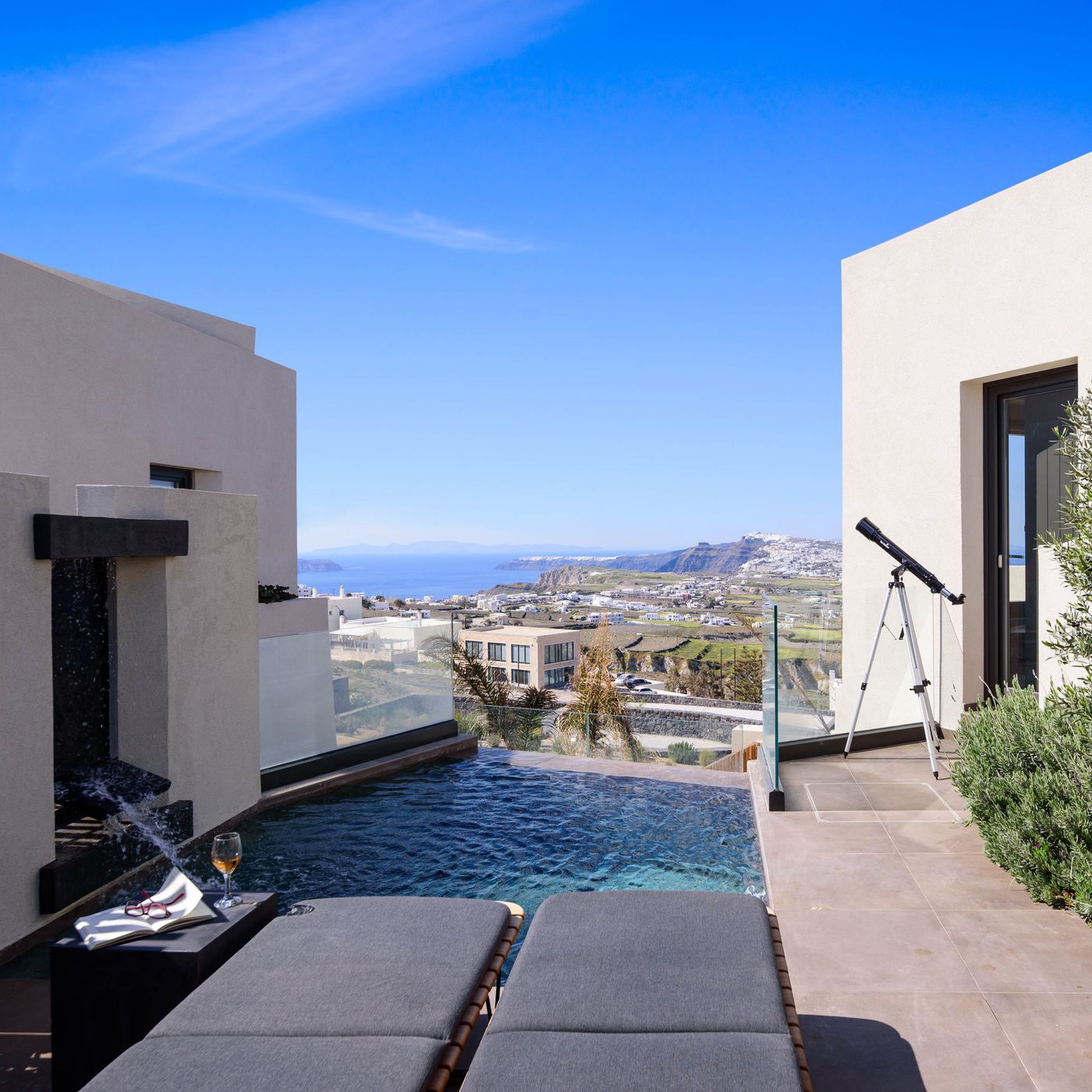 Apikia-Santorini-Room-89