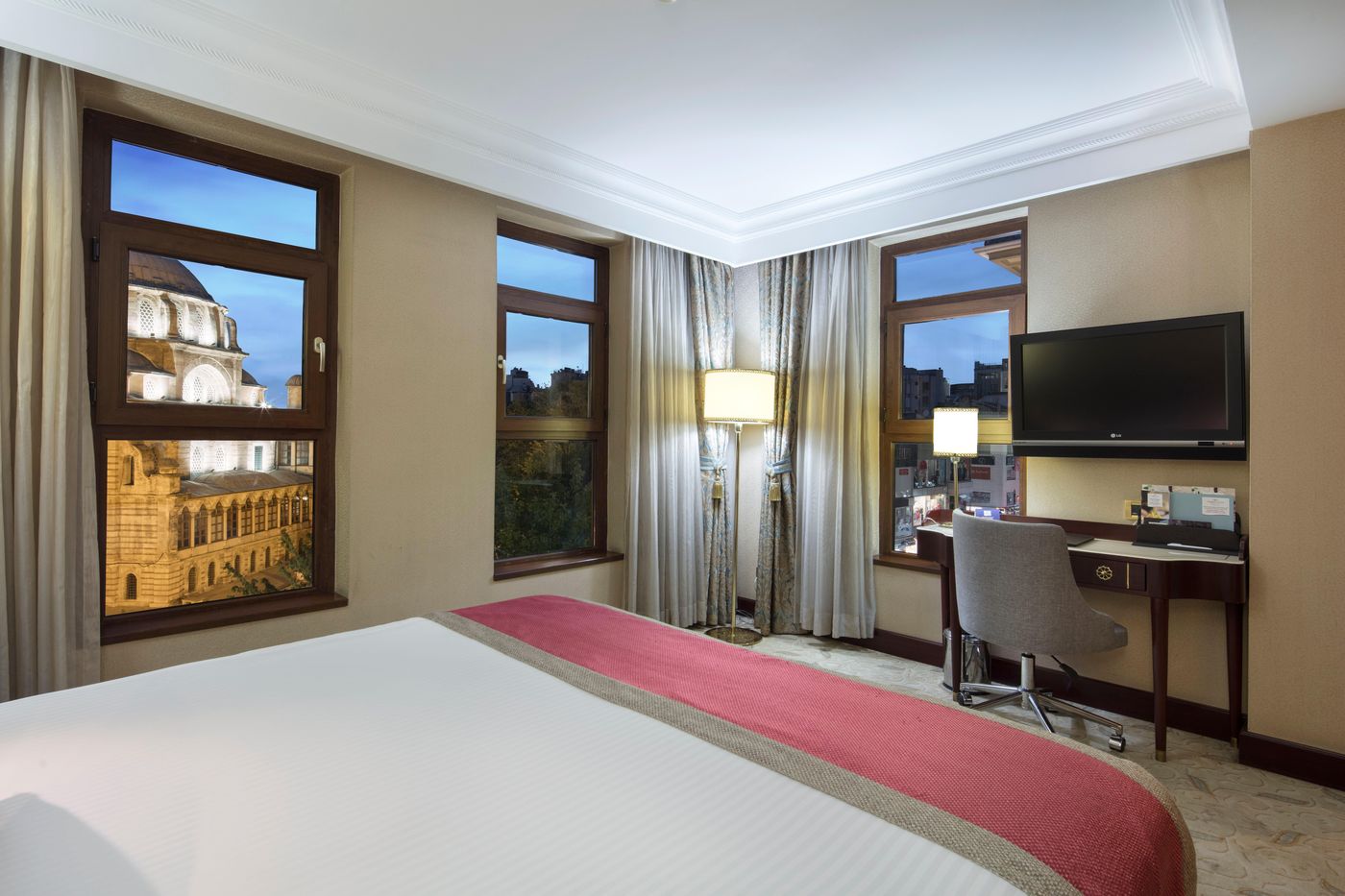Crowne-Plaza-Istanbul---Old-City-Room-23