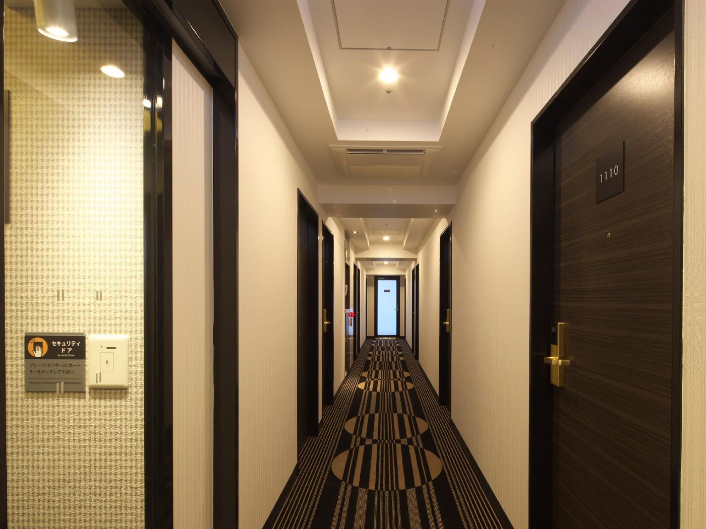 Apa Hotel Higashi Shinjuku Ekimae-Japan-Tokio-General view-2