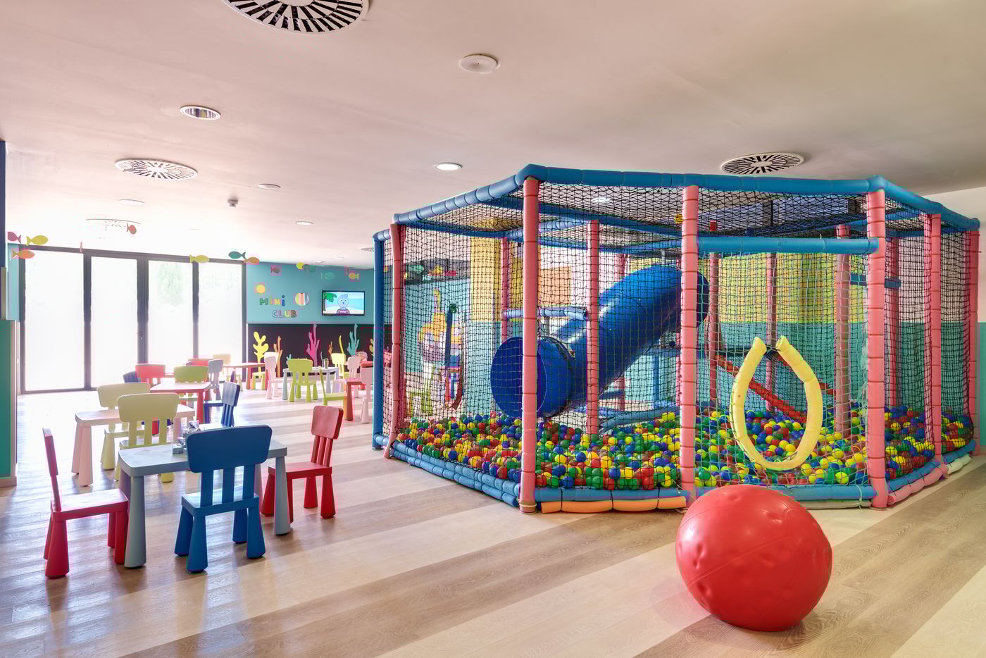 Barcelo-Costa-Ballena-Sports-and-Entertainment-59