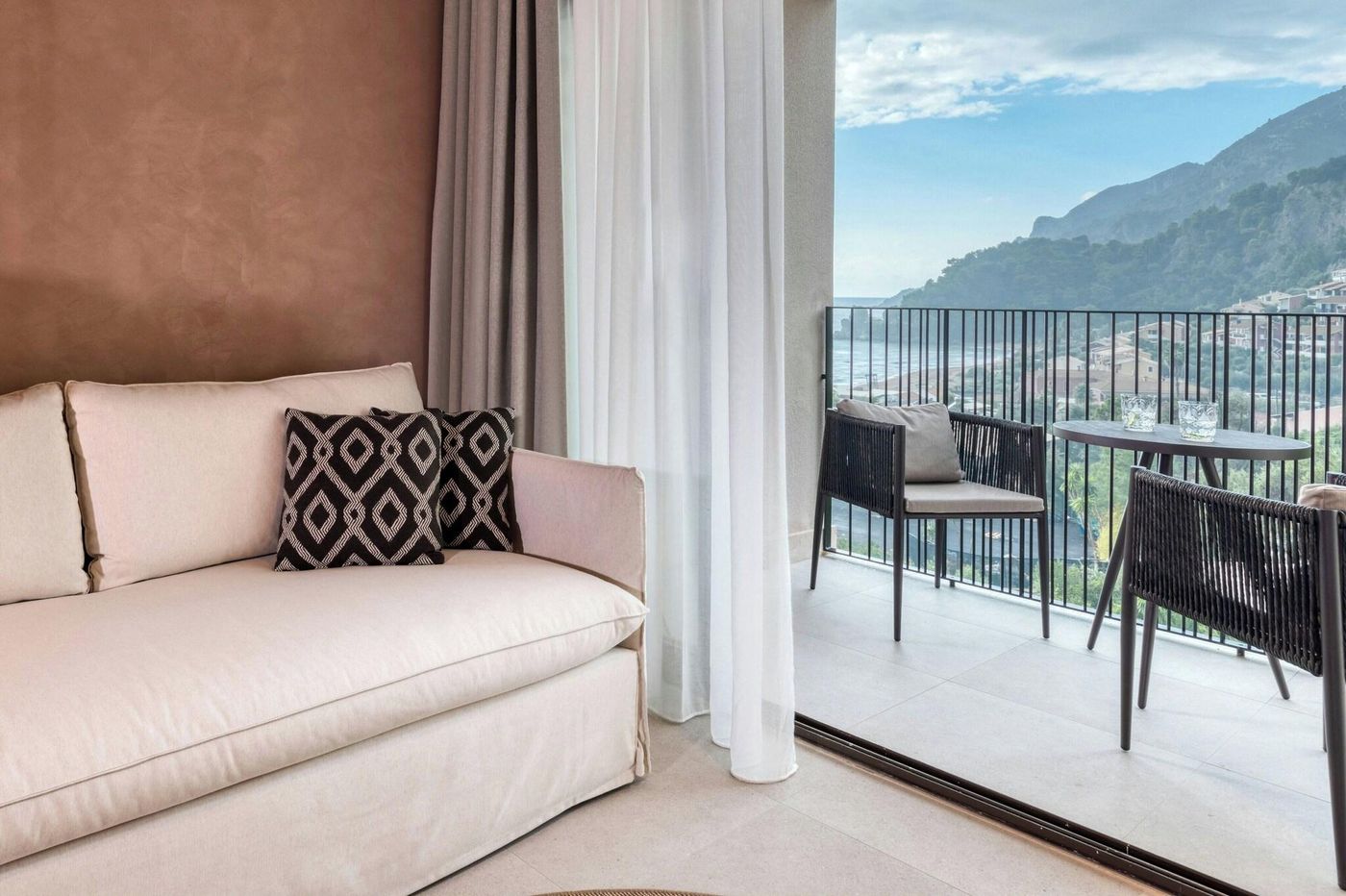 Iti-Louis-Grand--Room-49