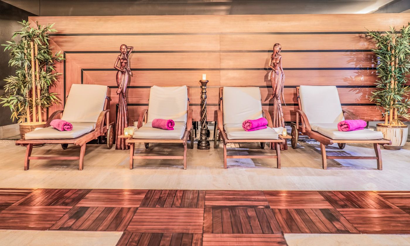 02/09/24 - Royal Wings Hotel