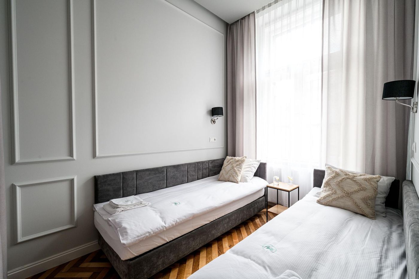 Arts-Apartments-Room-40