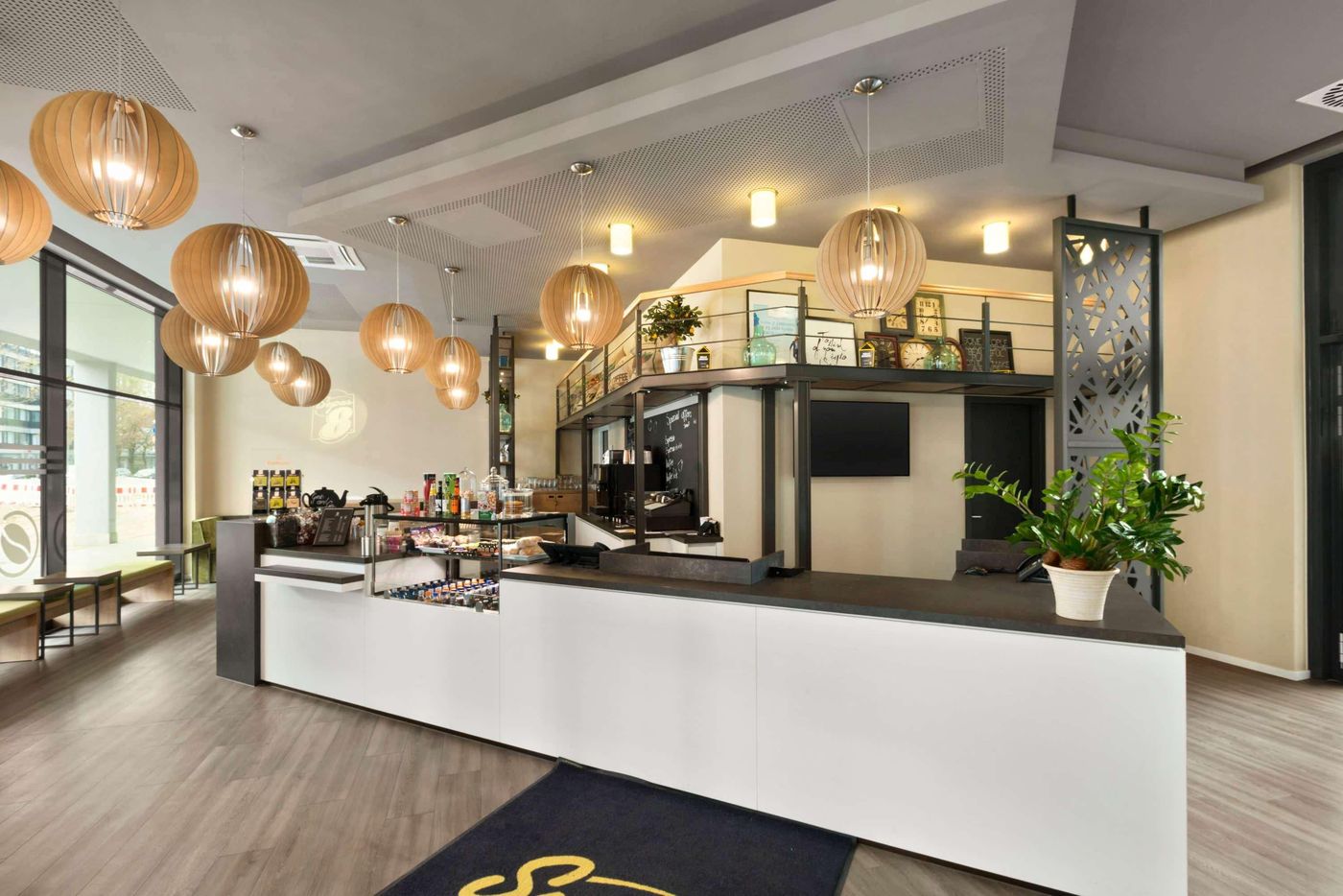 Super 8 Munich City West - Germany - München - Lobby - 3