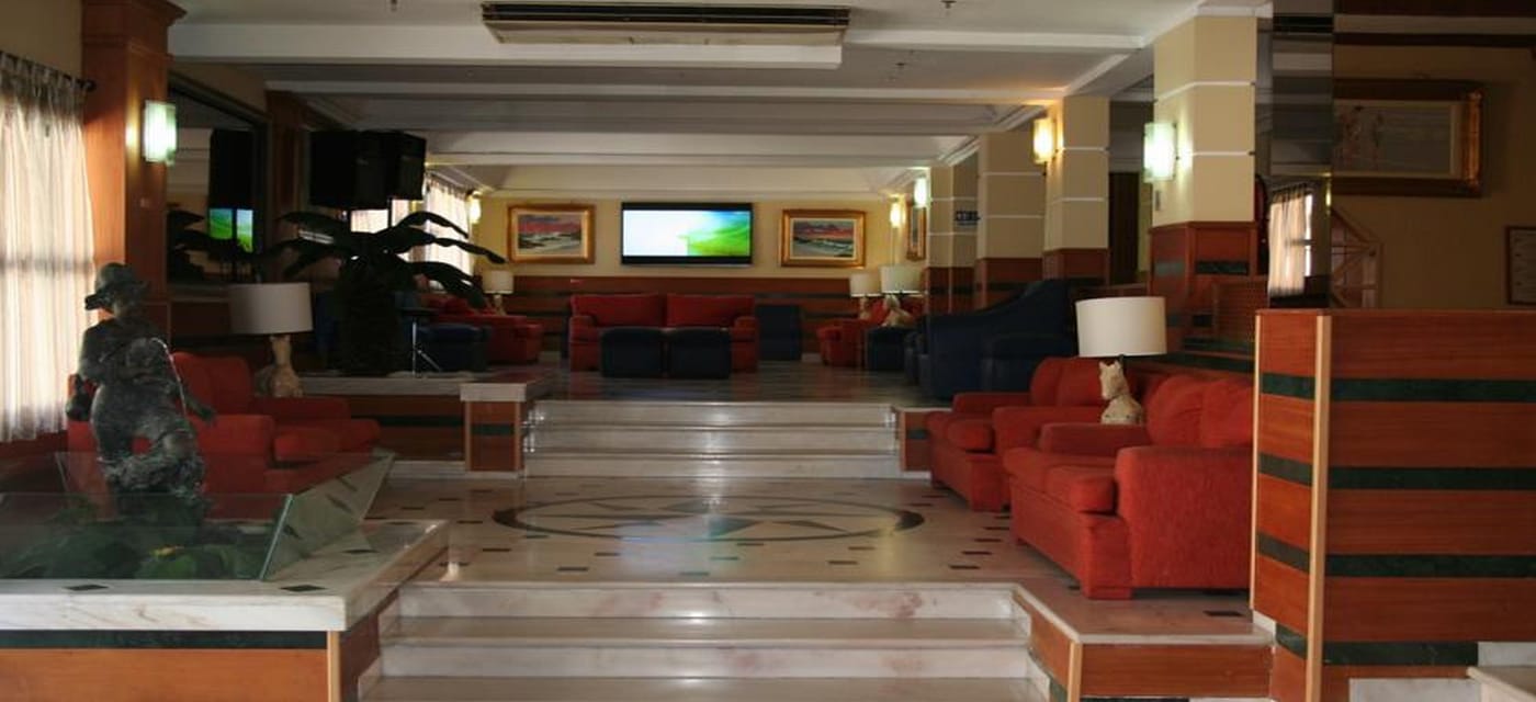 Baia-de-Monte-Gordo-Lobby-28