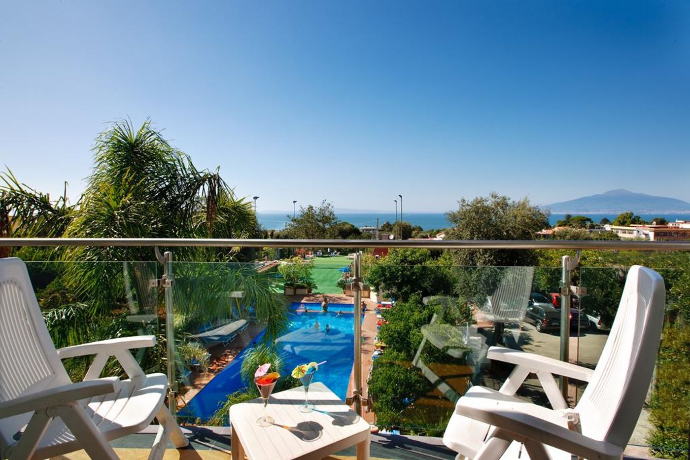 Comfort-Hotel-Gardenia-Sorrento-Coast-Pool-8