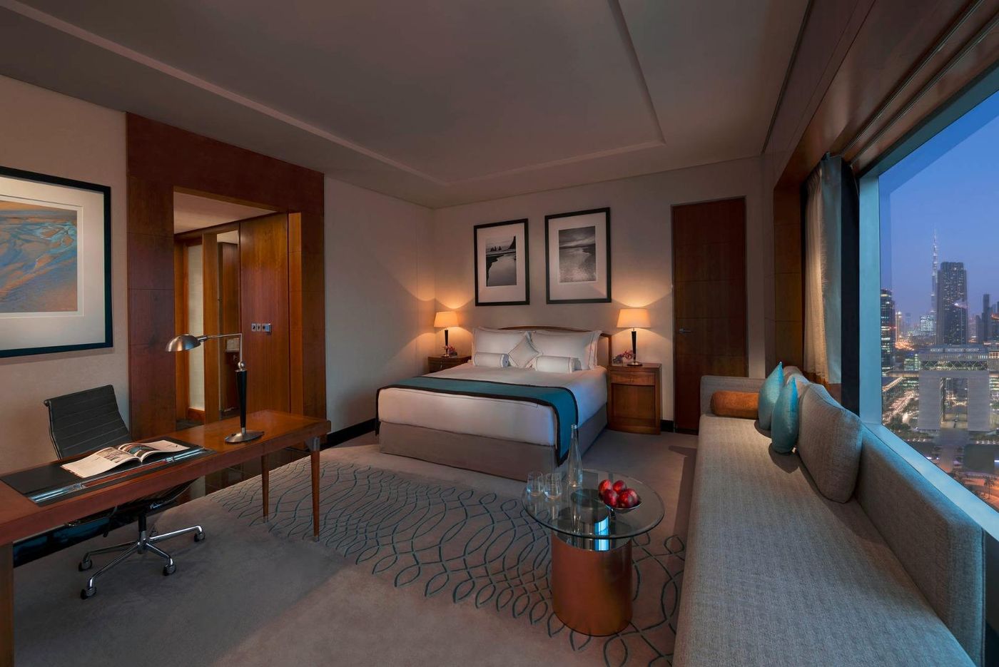 Jumeirah-Emirates-Towers-Room-19