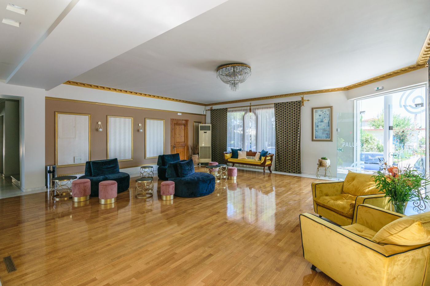 Plaza-Pallas-Lobby-18