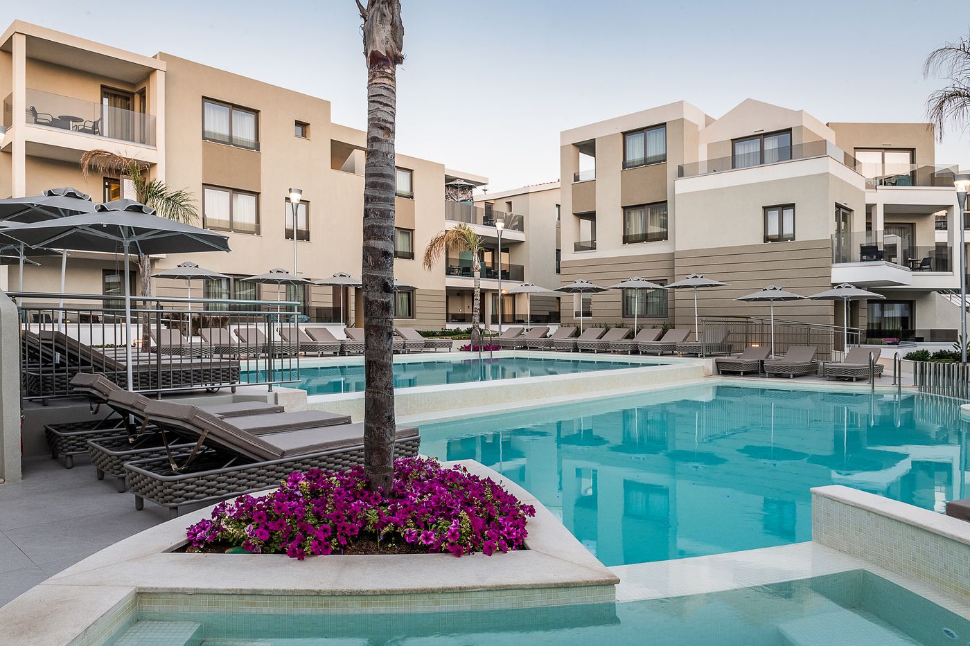 Porto-Platanias-Beach---Luxury-Selection-Pool-1