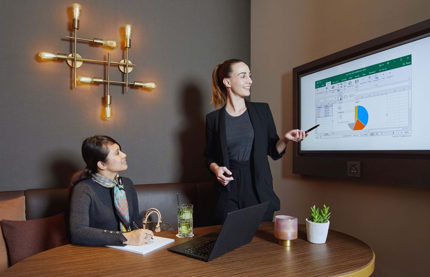 Acasa Suites-Switzerland-Zuerich-Lobby-2