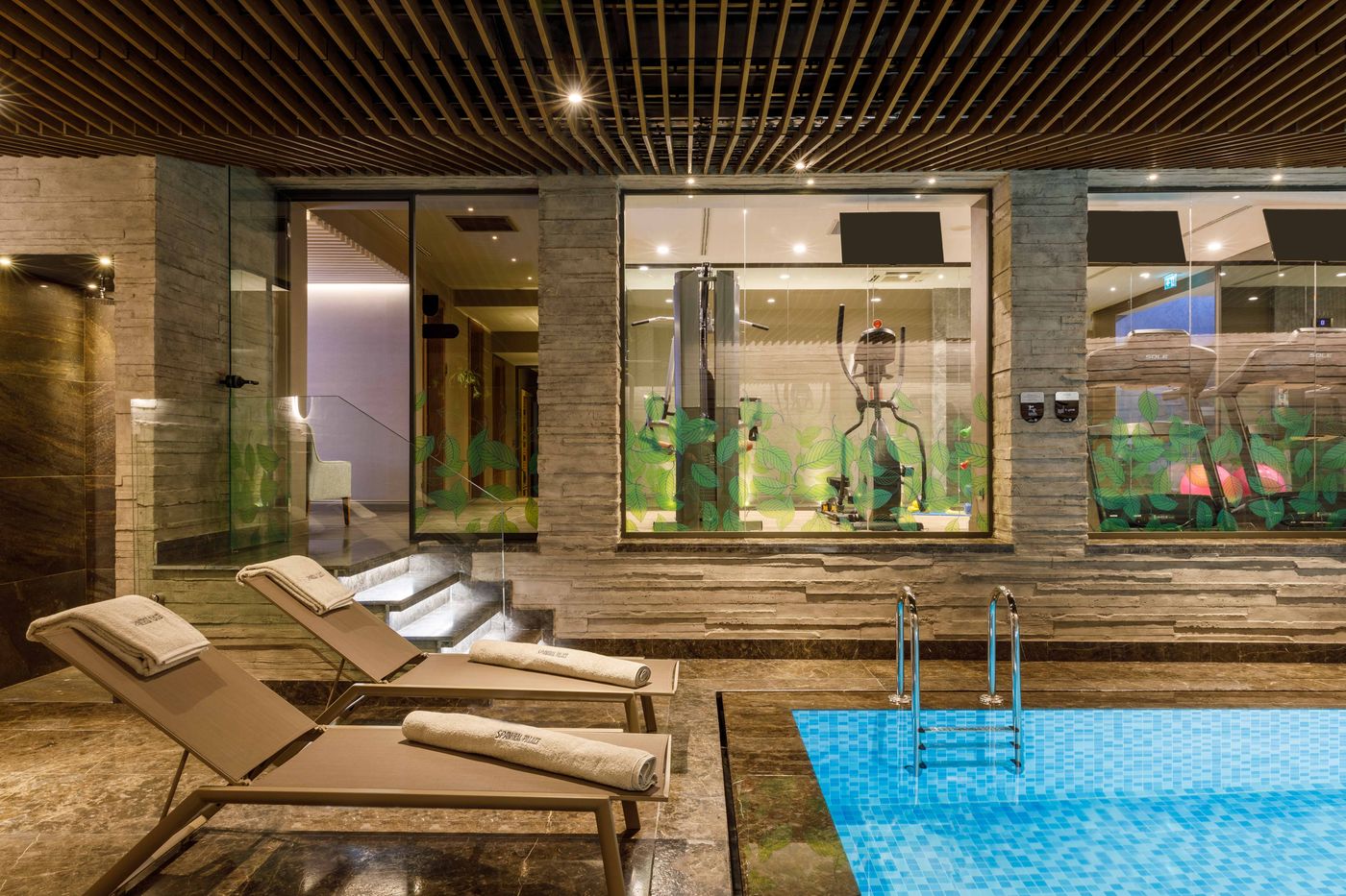 Amiral-Palace-Pool-87