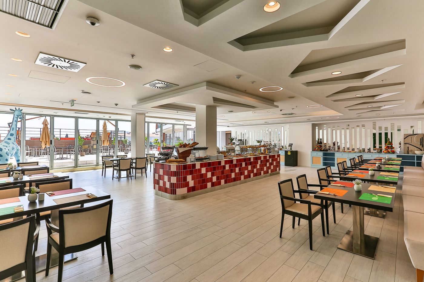 Hotel-Tq-Plaza-Restaurant-34