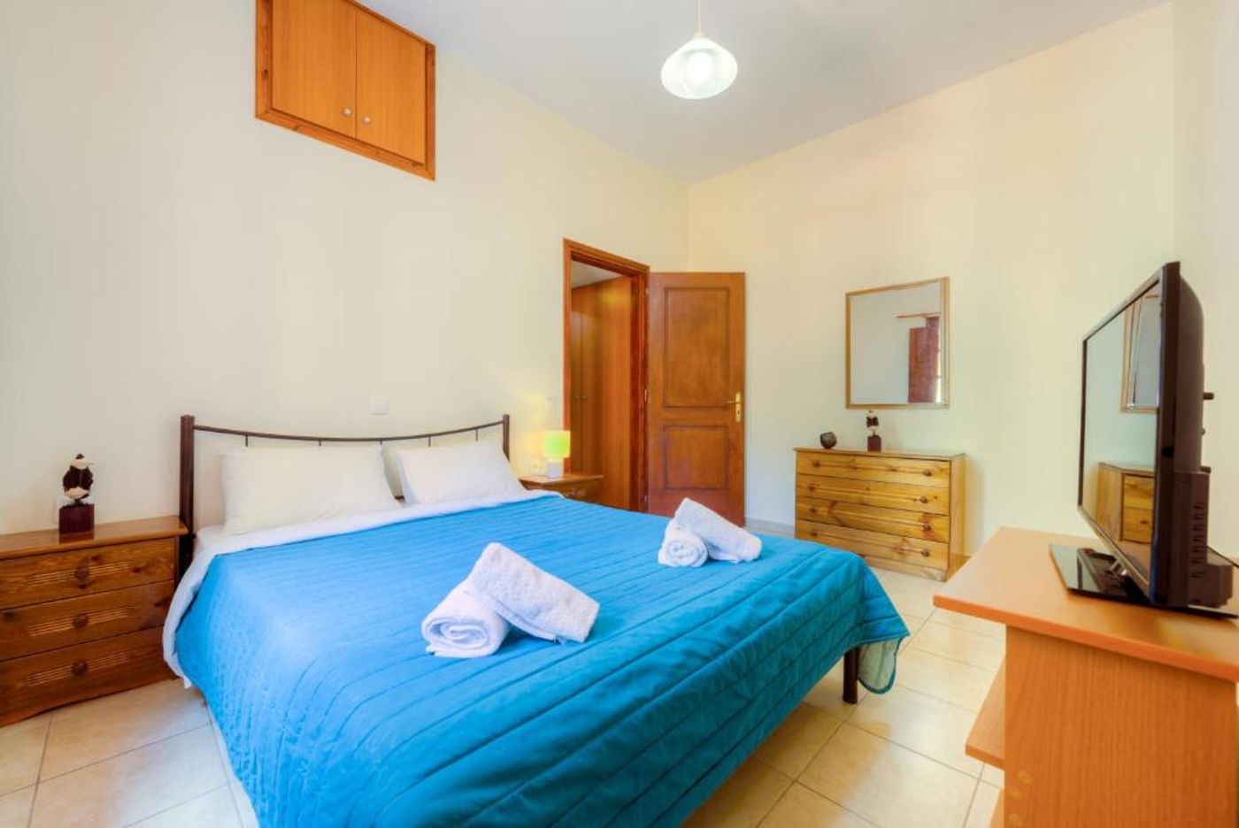 Soulis Hotel-Greece-Oia-Room-4