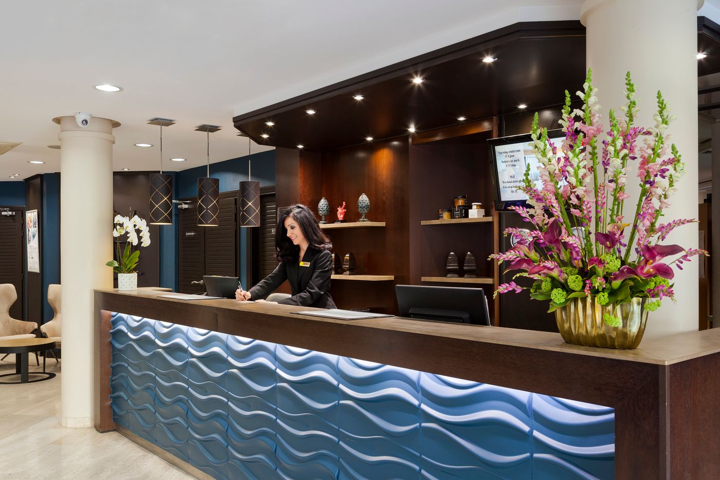 Neho-Suites-Cannes-Croisette-Lobby-54