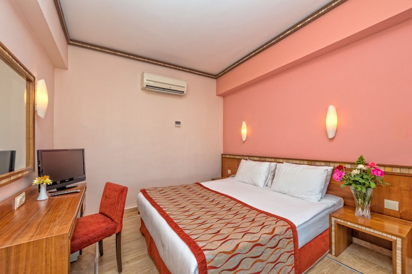 Royal-Atlantis-Beach-Room-18