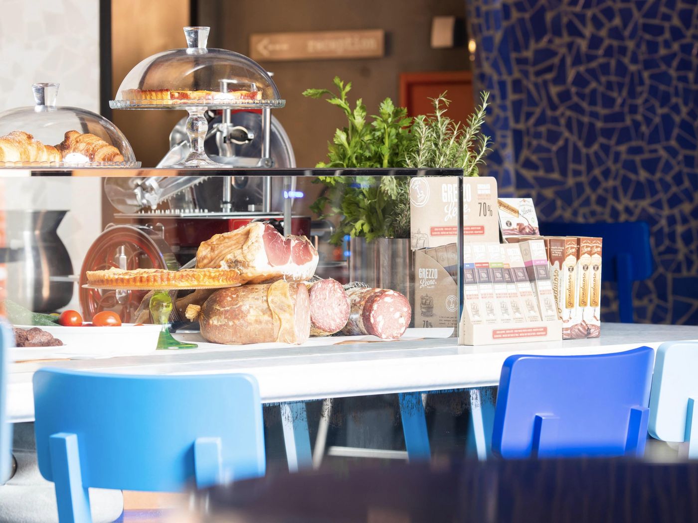 25hours-Hotel-Piazza-San-Paolino-Bar-75