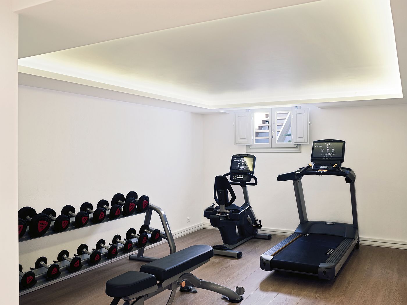 Santo-Maris-Oia--Luxury-Suites---Spa-Room-86