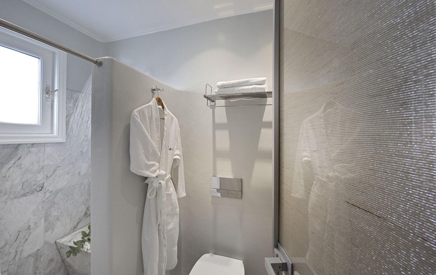 Petinos-Hotel-Room-52