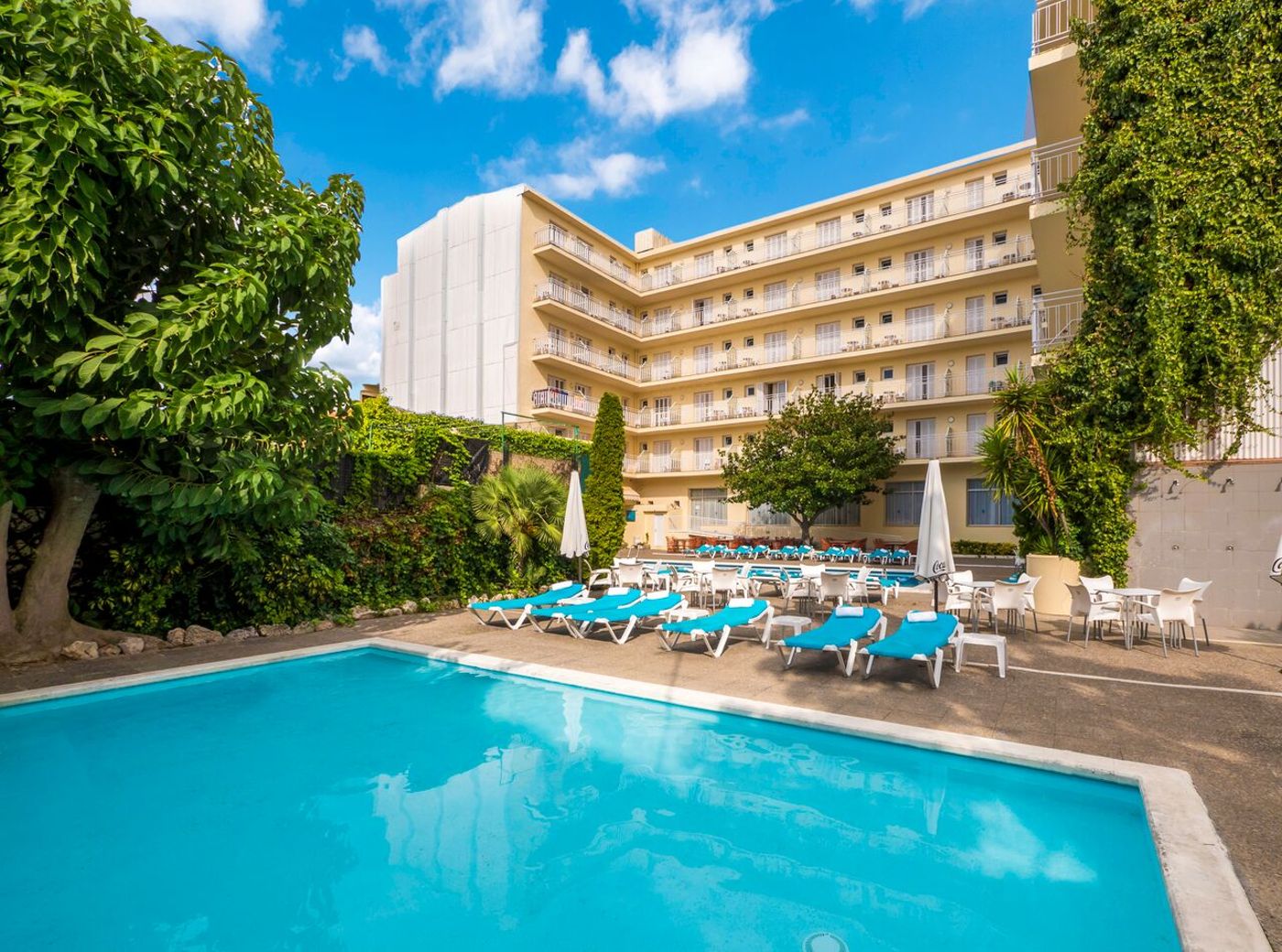 Hotel Checkin Pineda