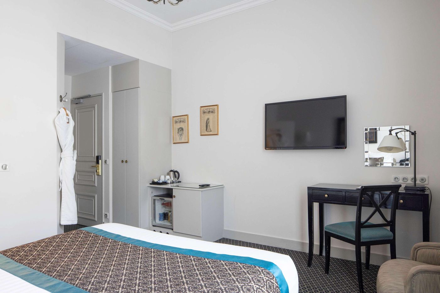 Bradford-Elysees-Astotel-Room-22