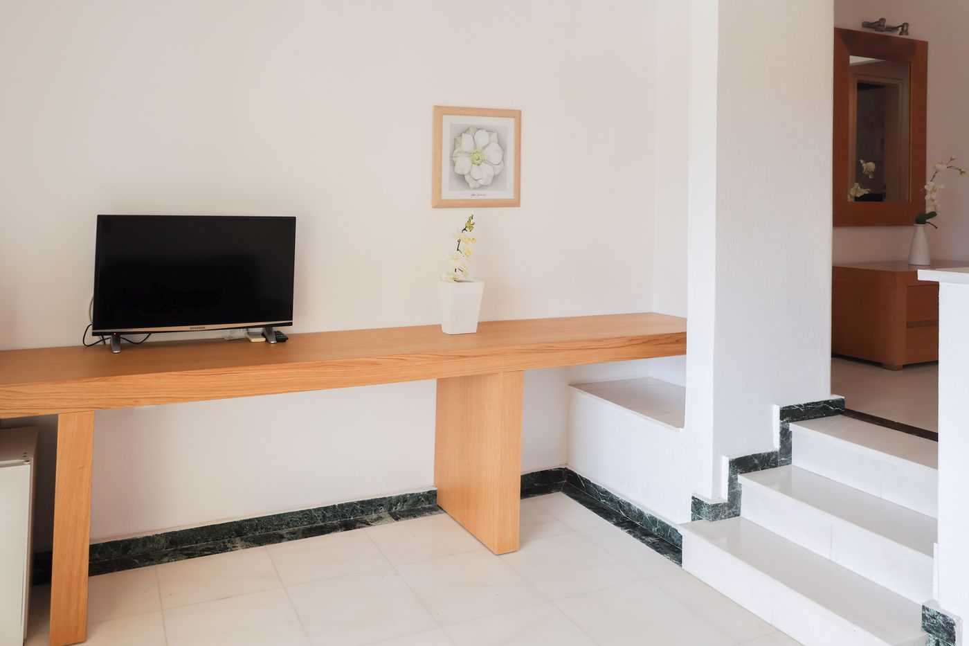 Kanapitsa-Mare-Room-43