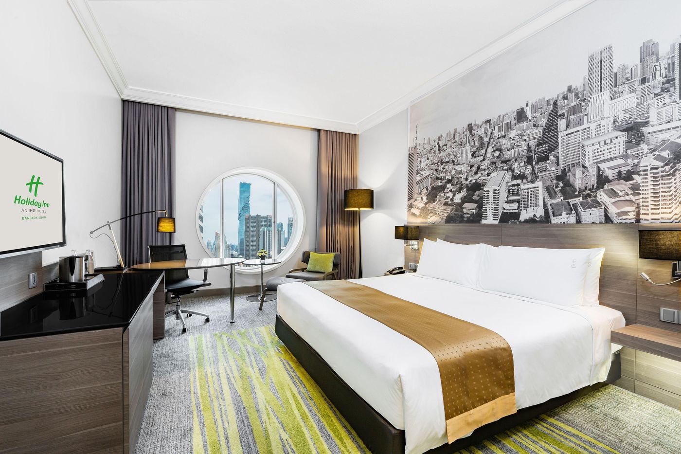 Holiday-Inn-Bangkok-Silom-Room-24
