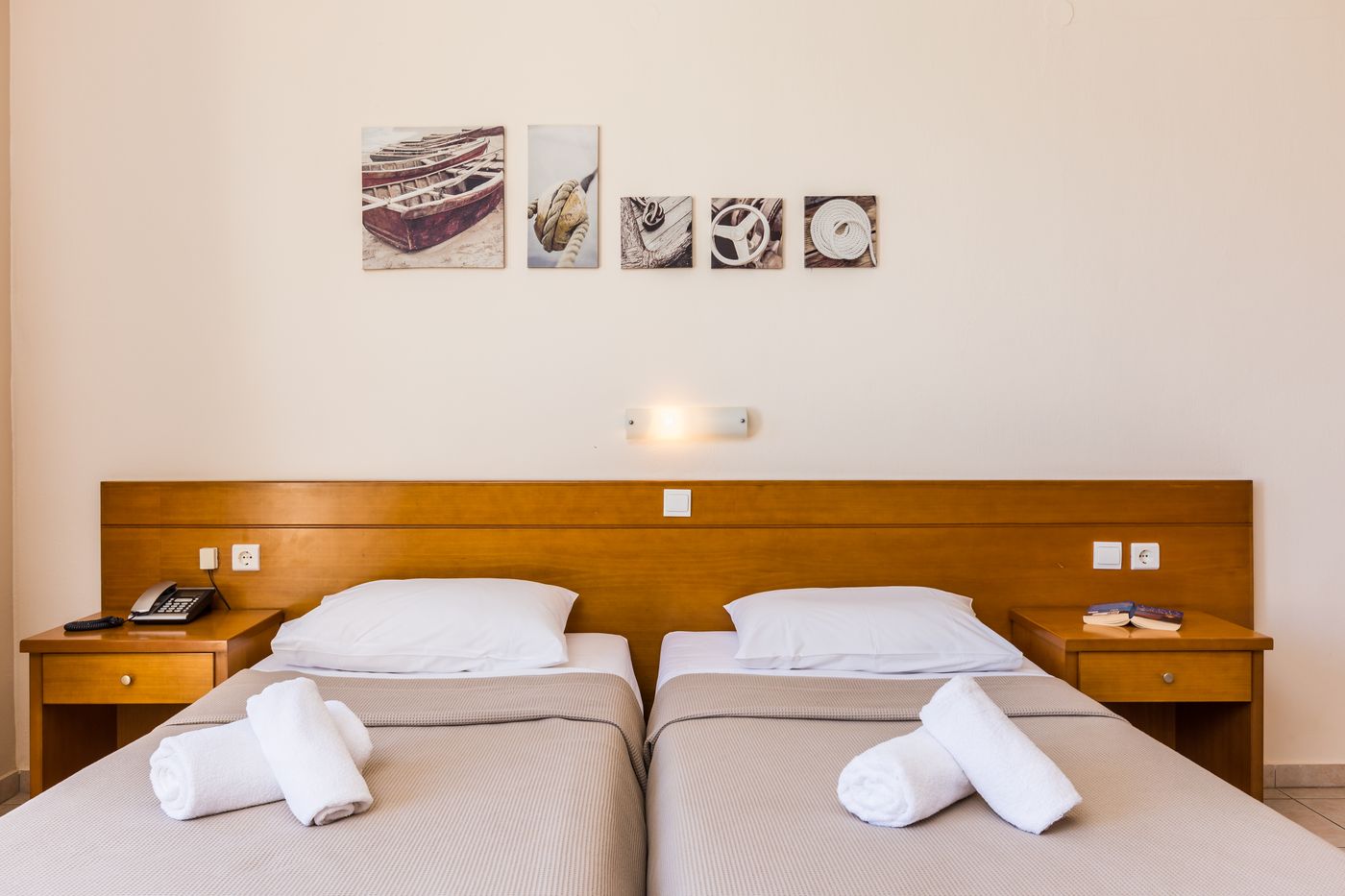 Asterias-Village-Room-41