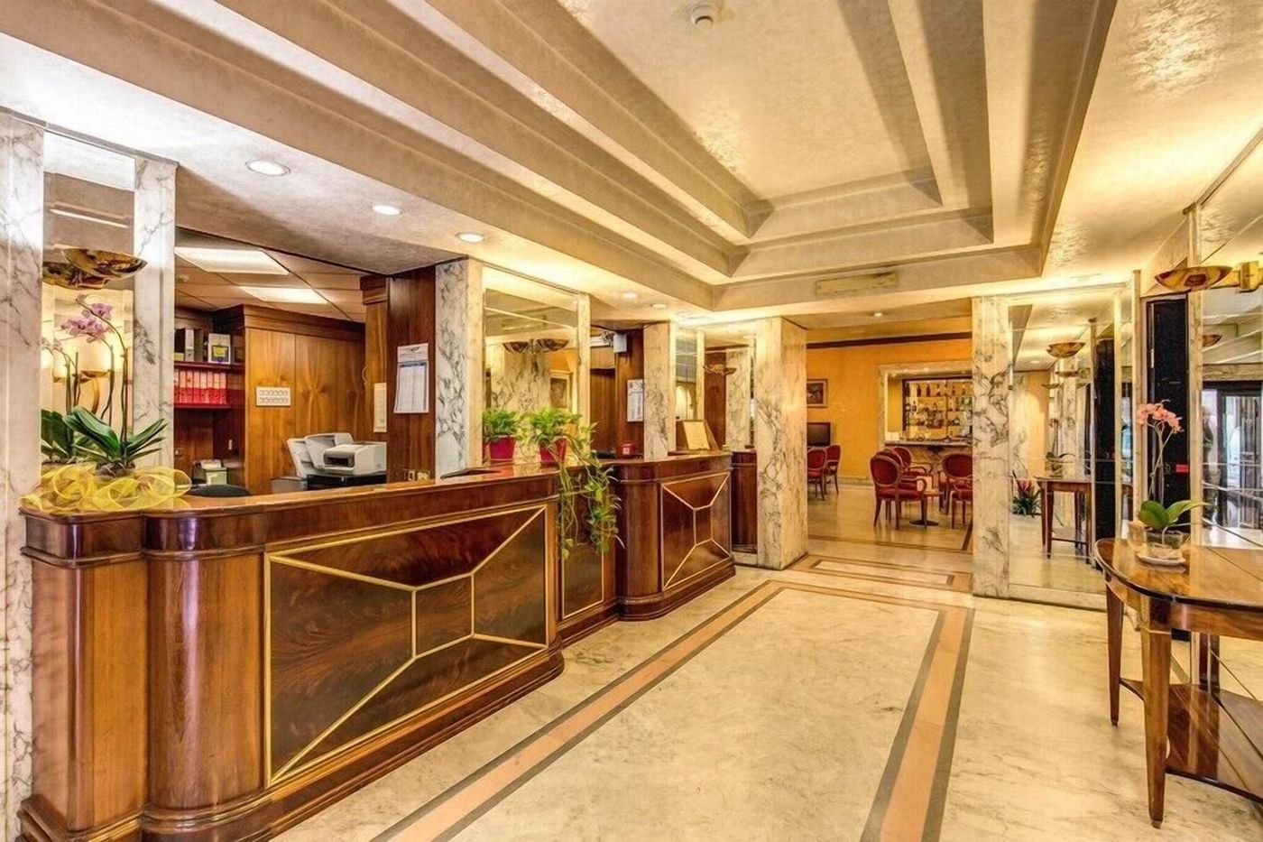 Hotel-San-Remo-Lobby-1