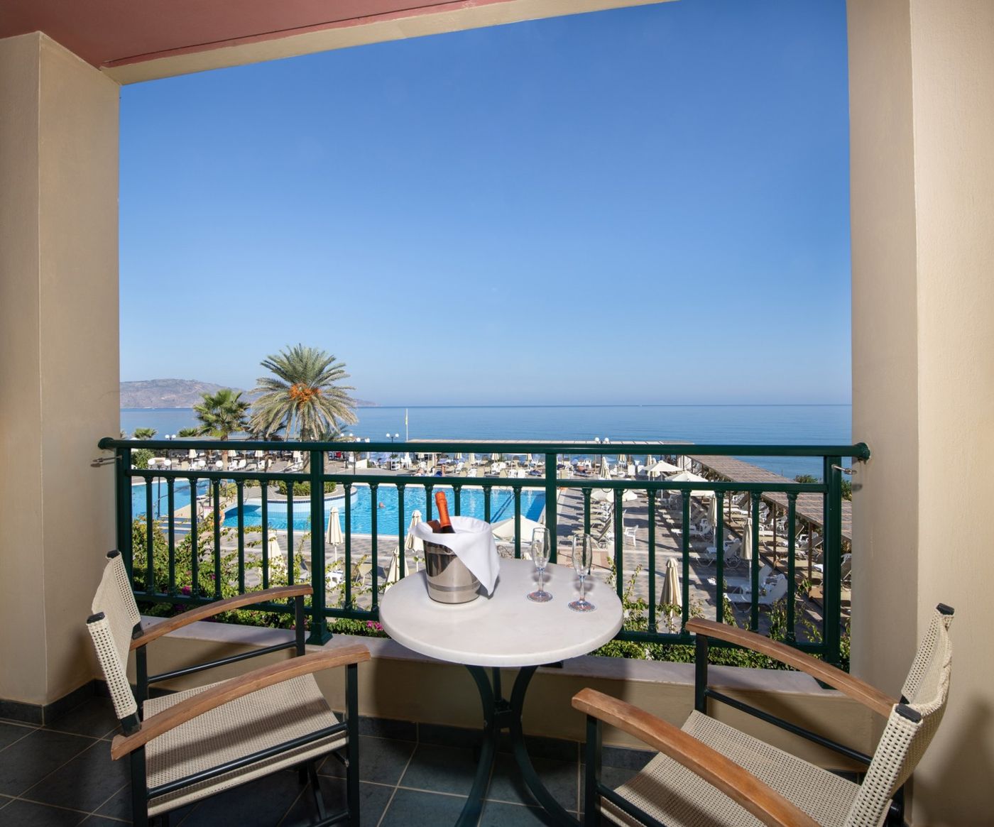 Hydramis-Palace-Beach-Resort-Room-96