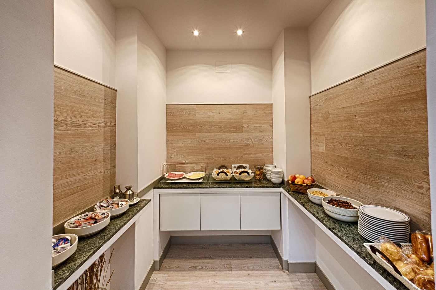 San-Lorenzo-Lobby-63