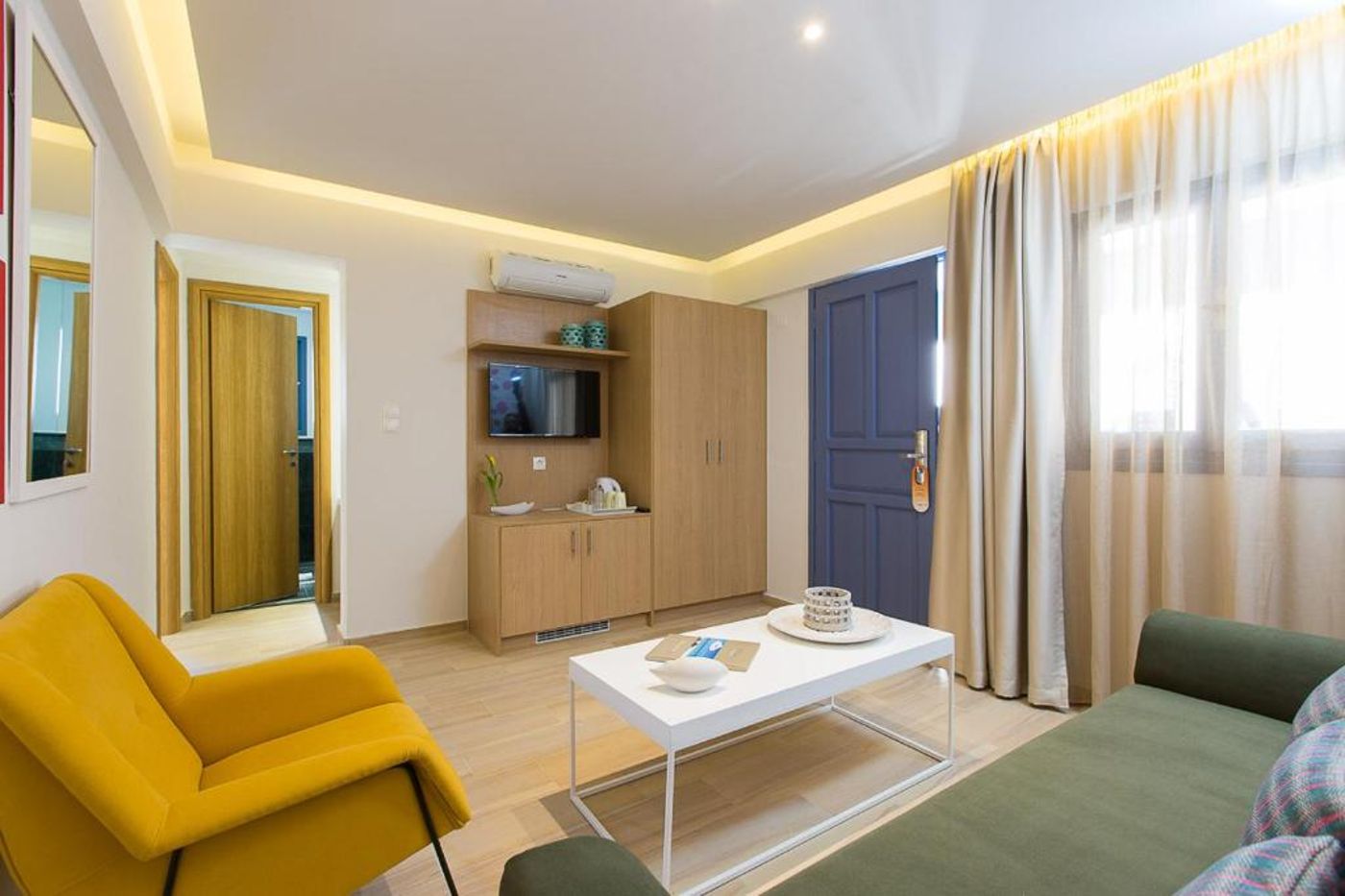 Solimar-Ruby-Room-14