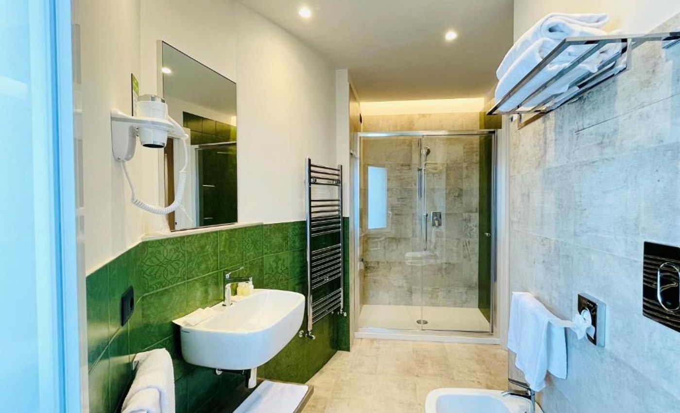 Grand-Hotel-Faraglioni-Room-16