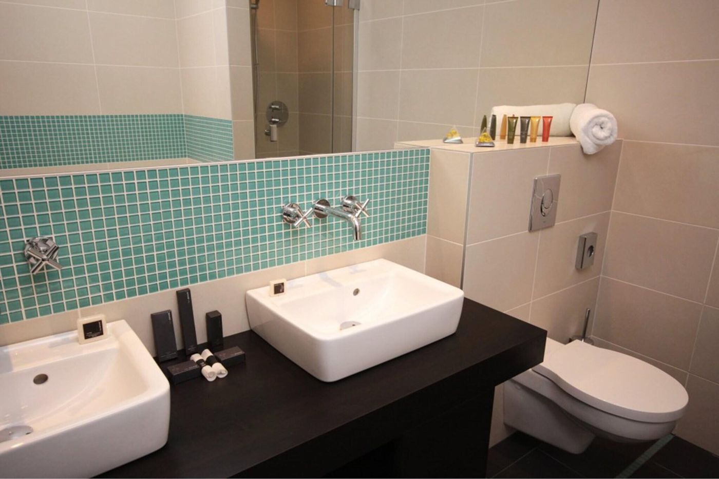 Red---Blue-Design-Room-11