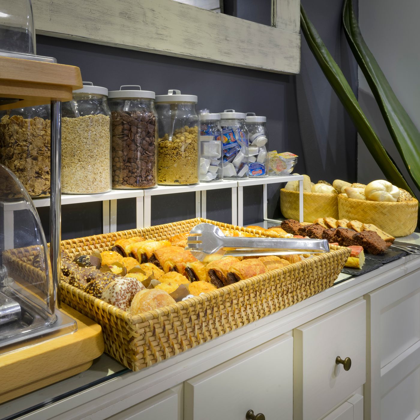 Alexandra-Aparthotel-General-view-30