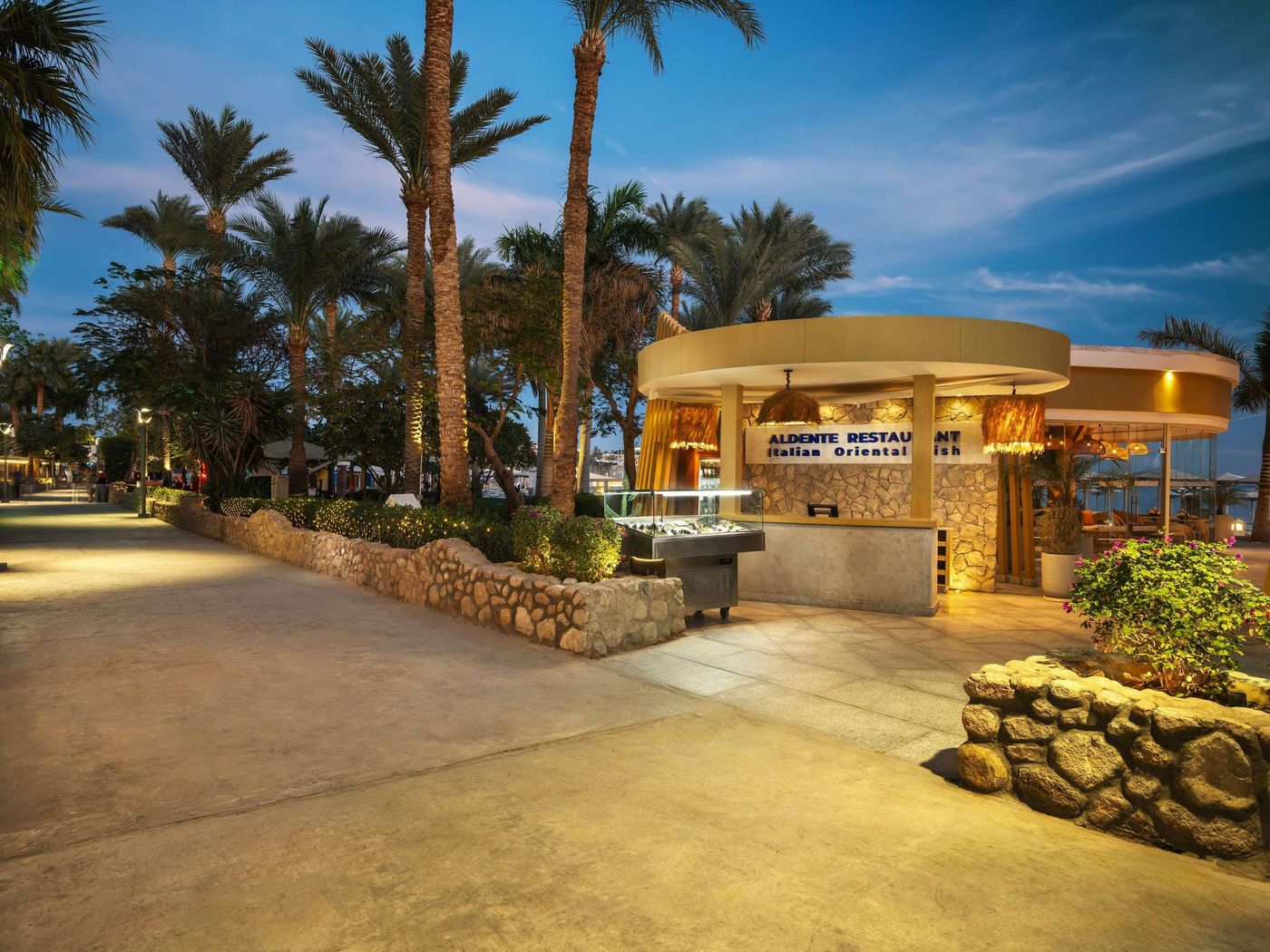 Novotel-Sharm-El-Sheikh-Beach-Restaurant-12