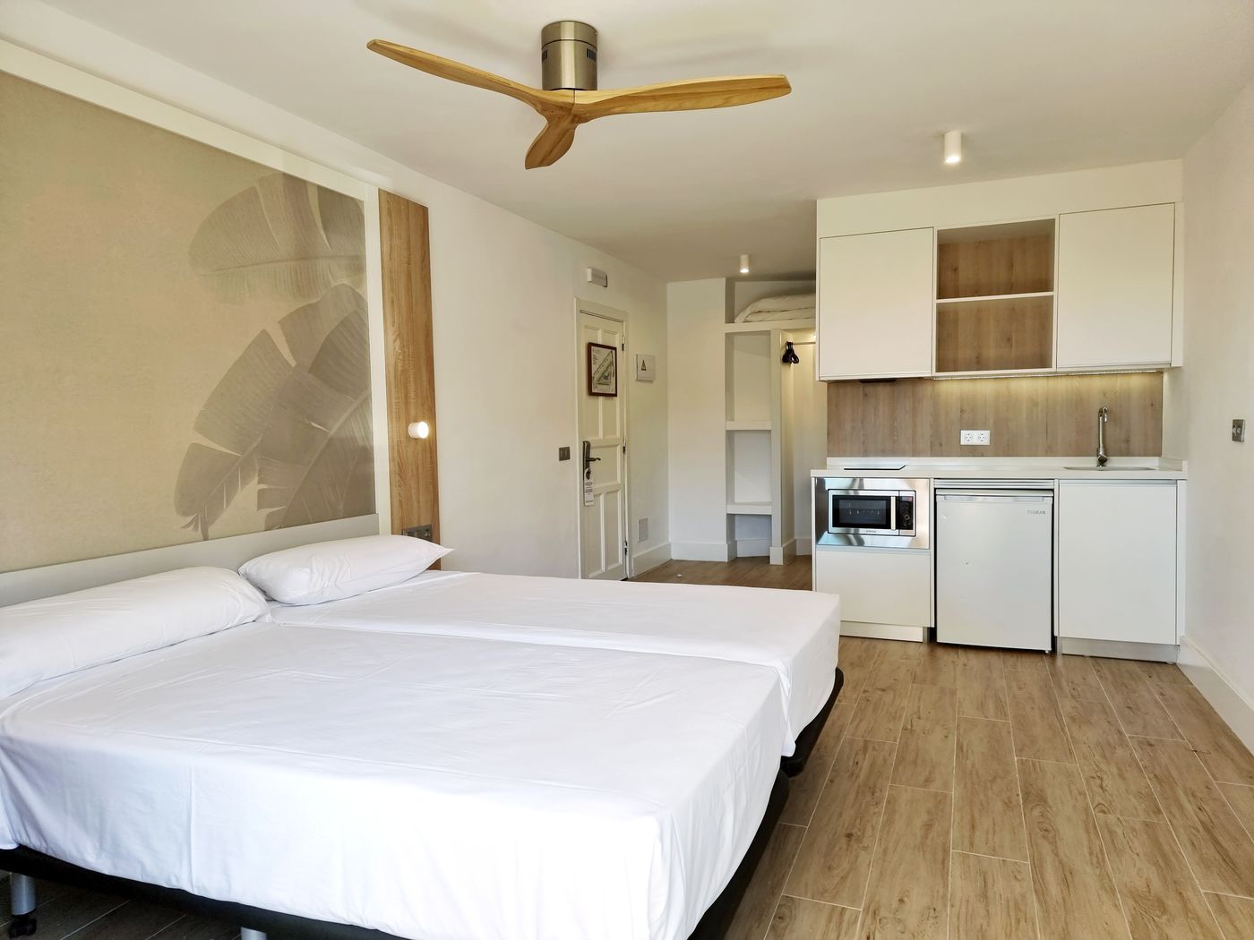 Laguna-Park-I-Room-26