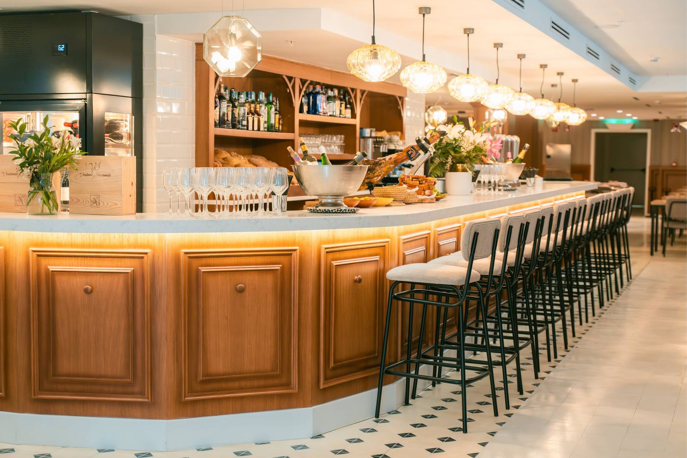 Magic-Fenicia-Restaurant-28