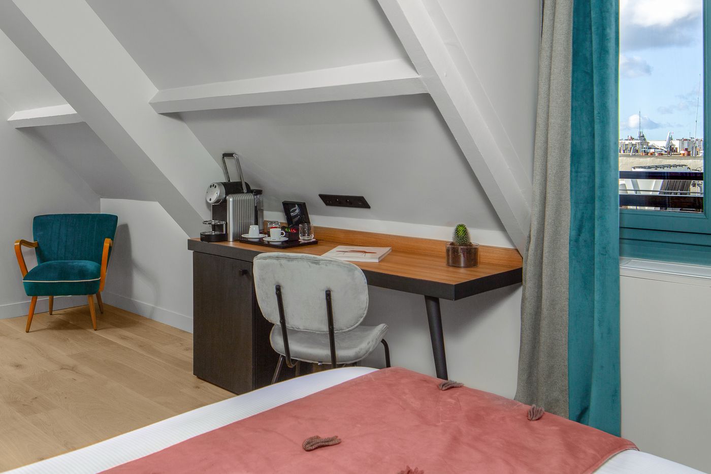 Lyric-Hotel-Paris-Room-4