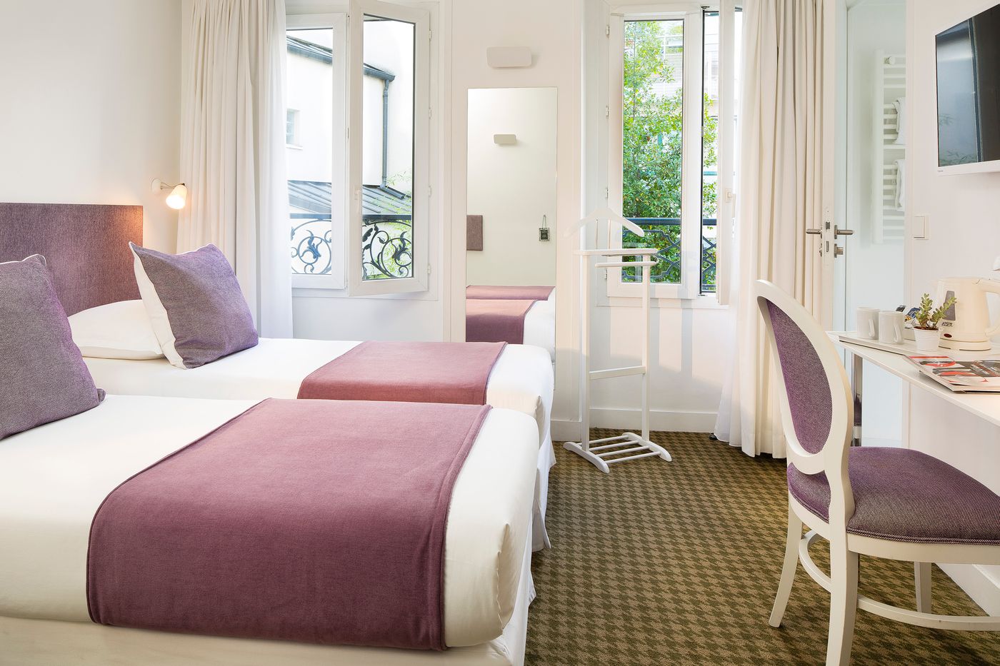 Mistral-Hotel-Room-7