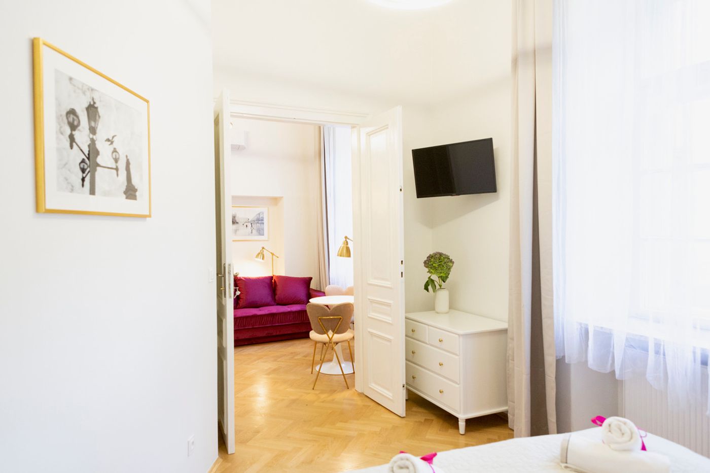 Apartments-Roman-Room-35